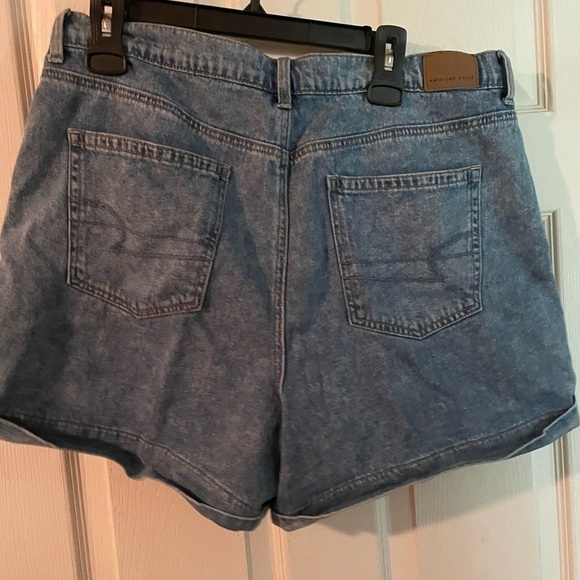 American Eagle Mom Shorts 14 - Picture 2 of 3